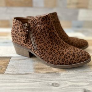 Leopard print bootie